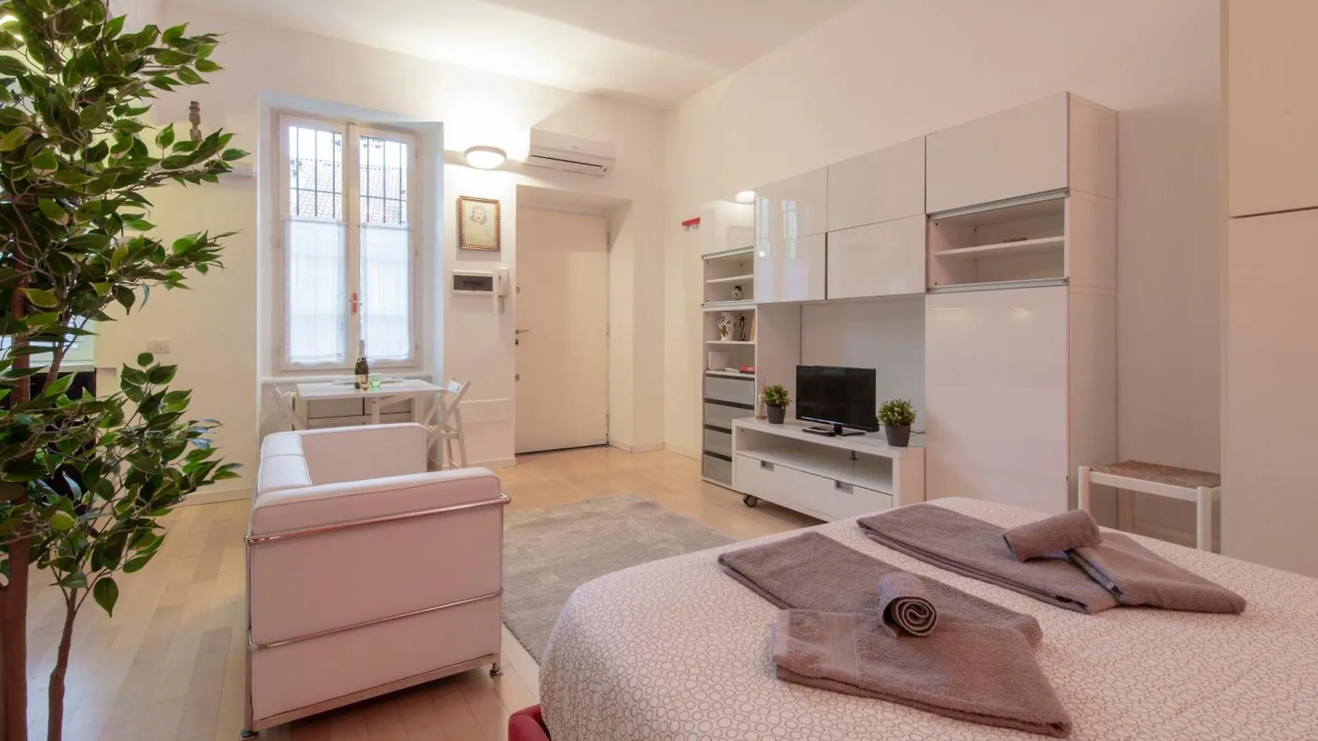 Navigli Apartments - B Home Milan Italy
